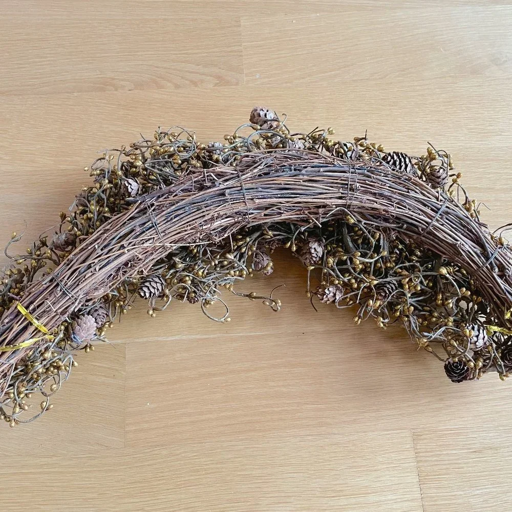 Anthropologie Gold Glittered Garland Wreath with Pinecones Christmas Tree Trim